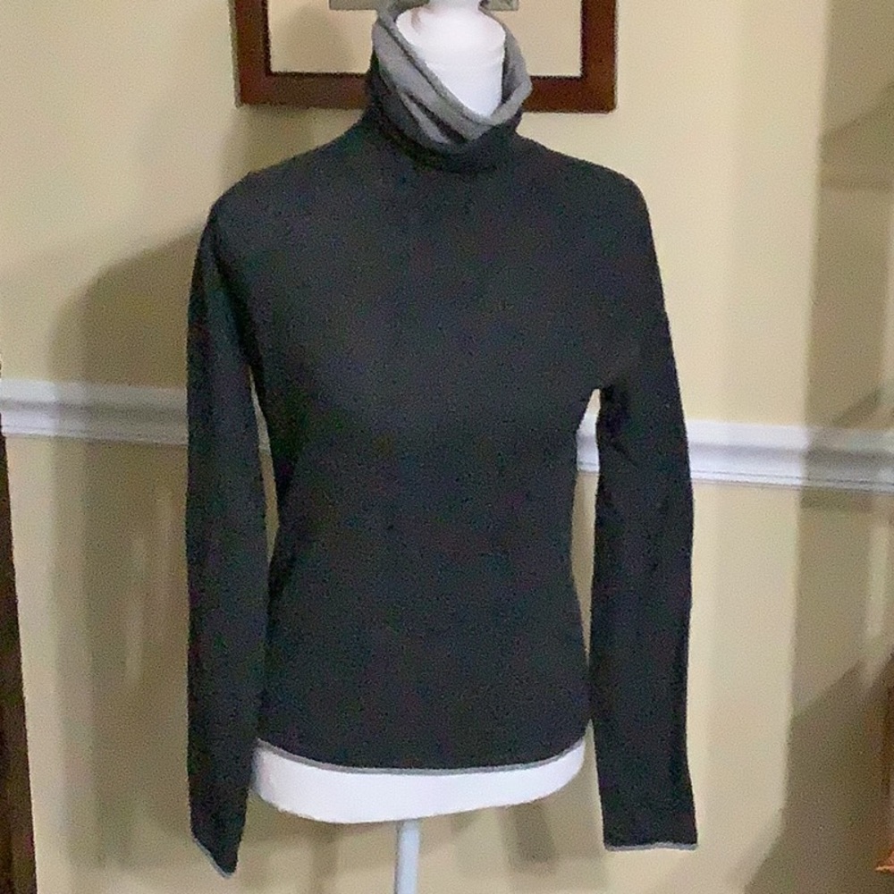 Sutton Studio cashmere sweater- long sleeve -